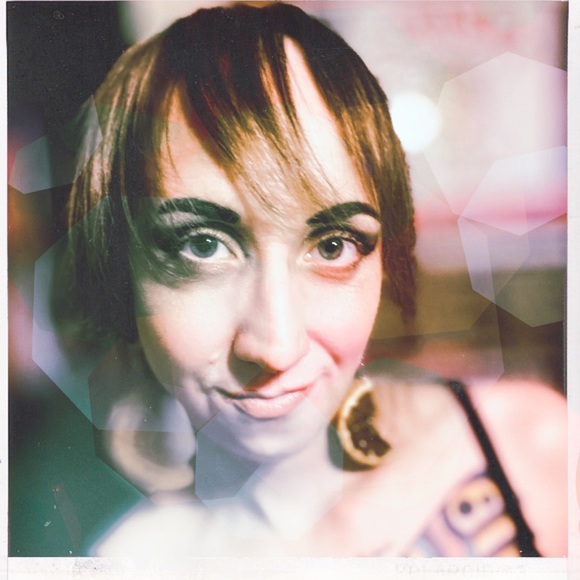 Meet your Posher, Luna - Picture 10 of 11